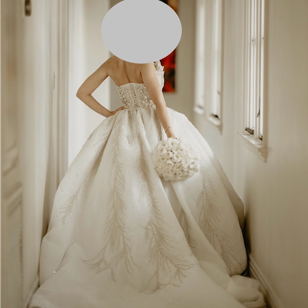 Elegant White Wedding Dress - Picture 8 of 8
